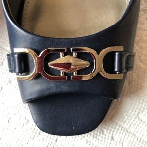 Bandolino NIB size 10 navy heels